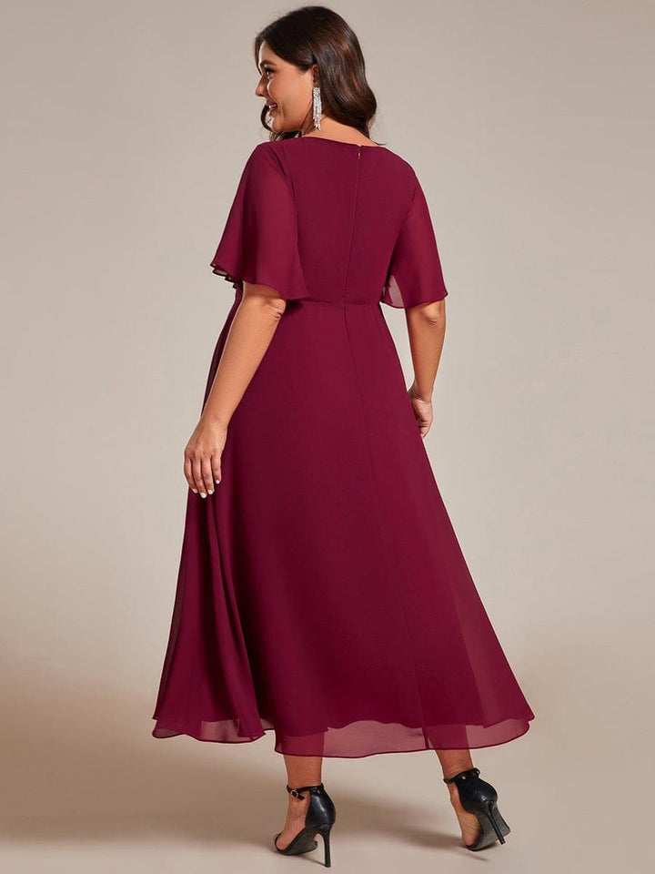 pretty DAHLIA|Plus Size V-Neck Chiffon Midi Wedding Guest Dress with Waist Applique(Final Sale)