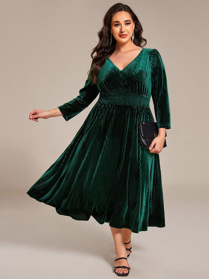 ever ARLET|Plus Size V-neck Long Sleeve Velvet A-Line Midi Wedding Guest Dress